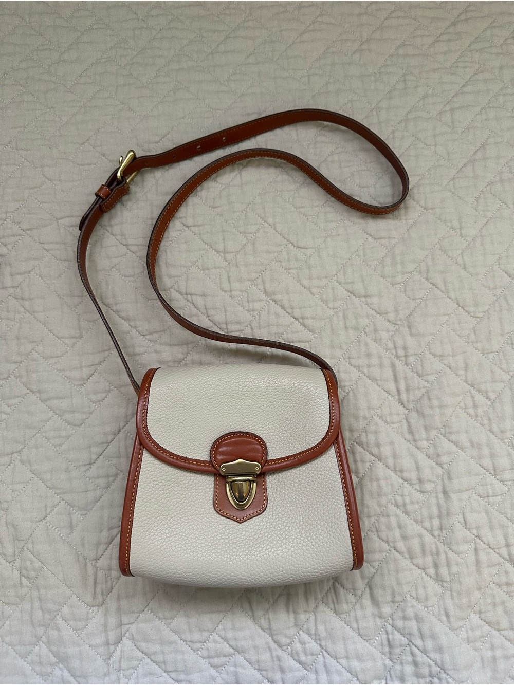 Vintage dooney & Bourke all weather cross body mini bag